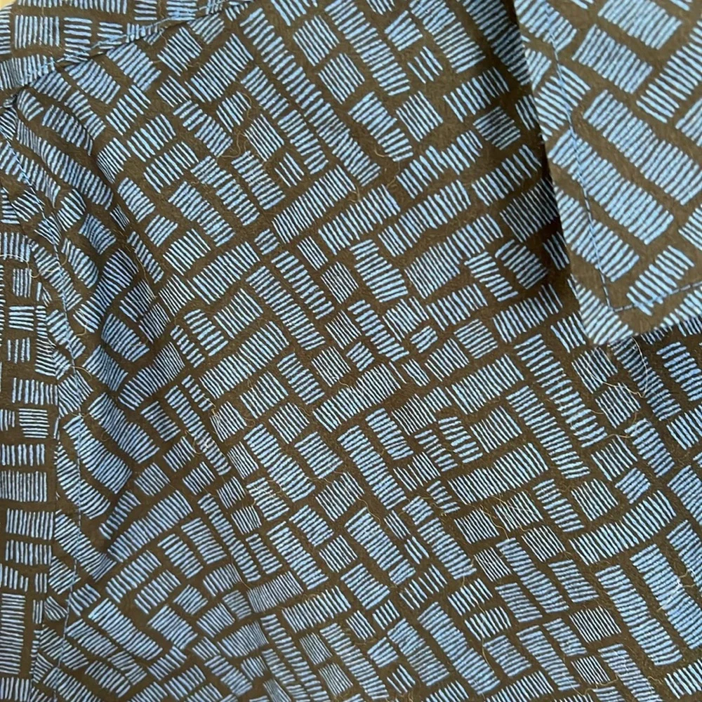 A Frame Men’s Short Sleeve Button Up Blue/Black Geo Print Shirt Medium - Picture 2 of 8